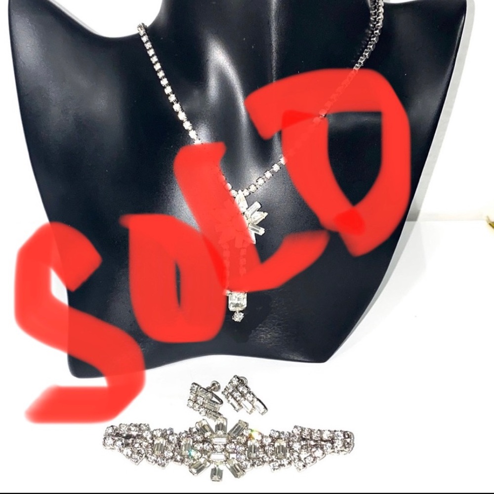 Jay Flex Jewellery necklace,earrings & bracelet /rhinestones 1set